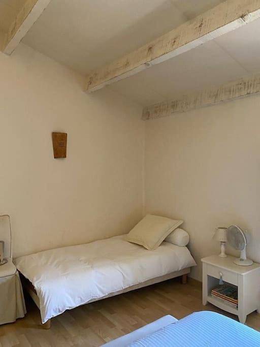 Two-Bedroom House in Bardiana, Manso (homonymie)