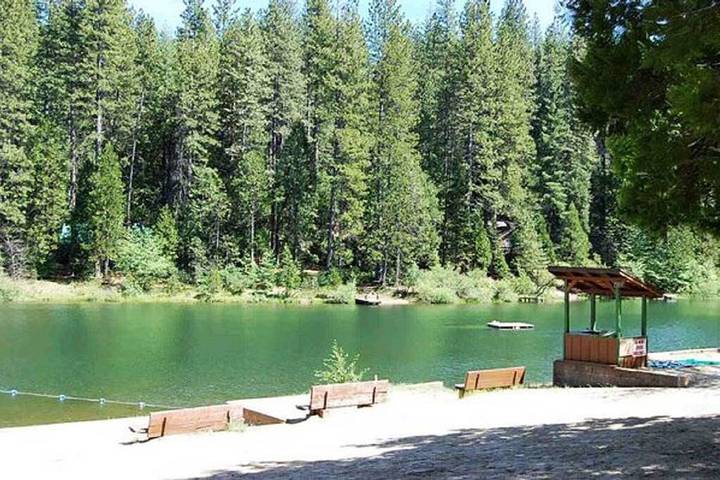 Vacation rental for 9 people, with pool and terrace in Arnold