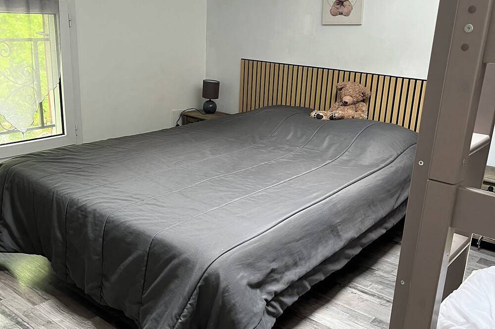 Appartement entier, Maison de campagne au calme avec piscine, situation idéale.Gites à l'unisson in Tauriers, Ardèche