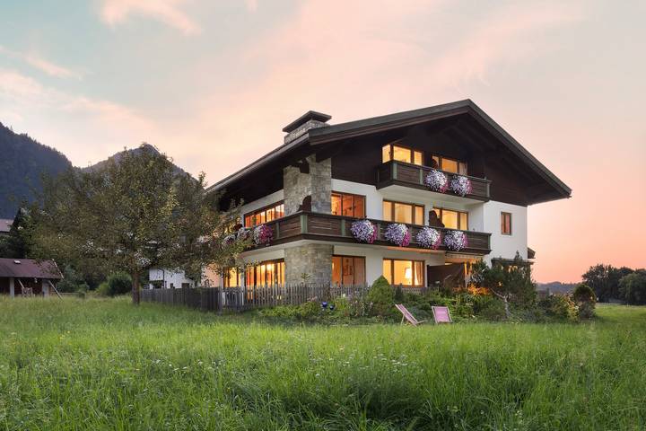 Gîte pour 2 personnes, avec jardin et sauna, adapté aux familles à Ruhpolding - 2