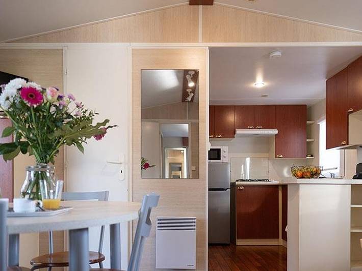 Camping Les Flots-Atlantique - Mobilheim 4 personen - Confort 2 - 30m² in Saint-Pierre-d'Oléron, Côte de Beauté