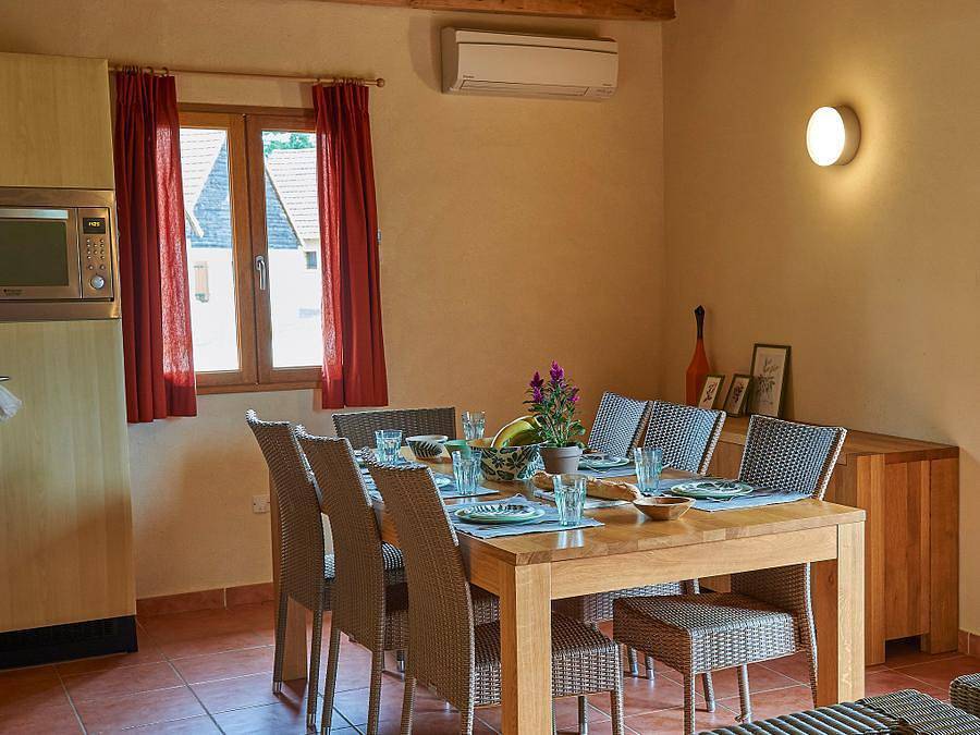 Francecomfort Le Lac Bleu - Maison 6 personnes - Villa 6 pers. in Lacapelle-Marival, Lot