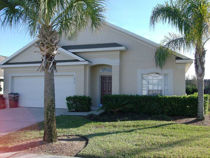 5 Bedroom Executive Home - Private Pool and Spa in ChampionsGate, Four Corners