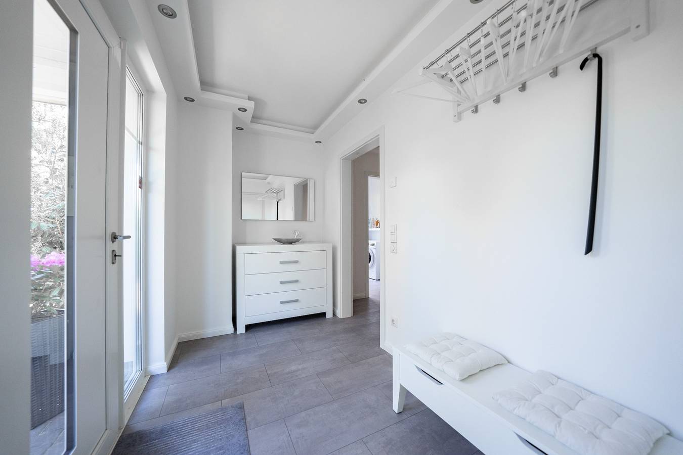 Ferienhaus 'Weißes Haus, Vollausstattung' mit Privatterrasse, privatem Garten und Wi-Fi in Oststeinbek, Kreis Stormarn