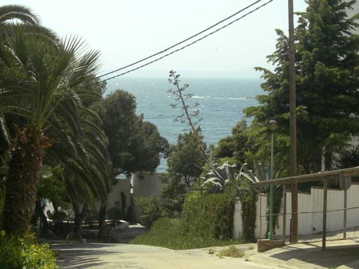 Gîte pour 8 personnes, avec terrasse dans Platja De Canyelles Petites - 3
