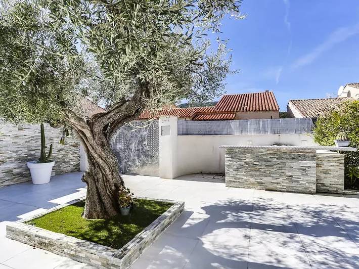 Location de vacances pour 6 personnes, avec piscine et terrasse dans Plage de la Gaillarde - 3