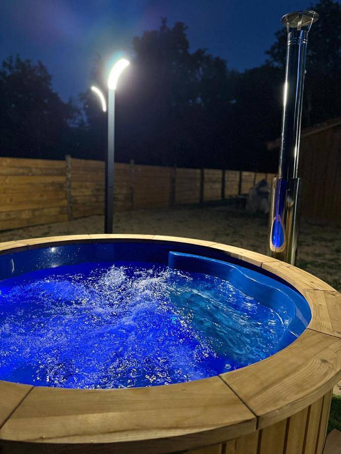 Location de vacances pour 6 personnes, avec jardin ainsi que piscine et jacuzzi à Lucbardez-et-Bargues - 3