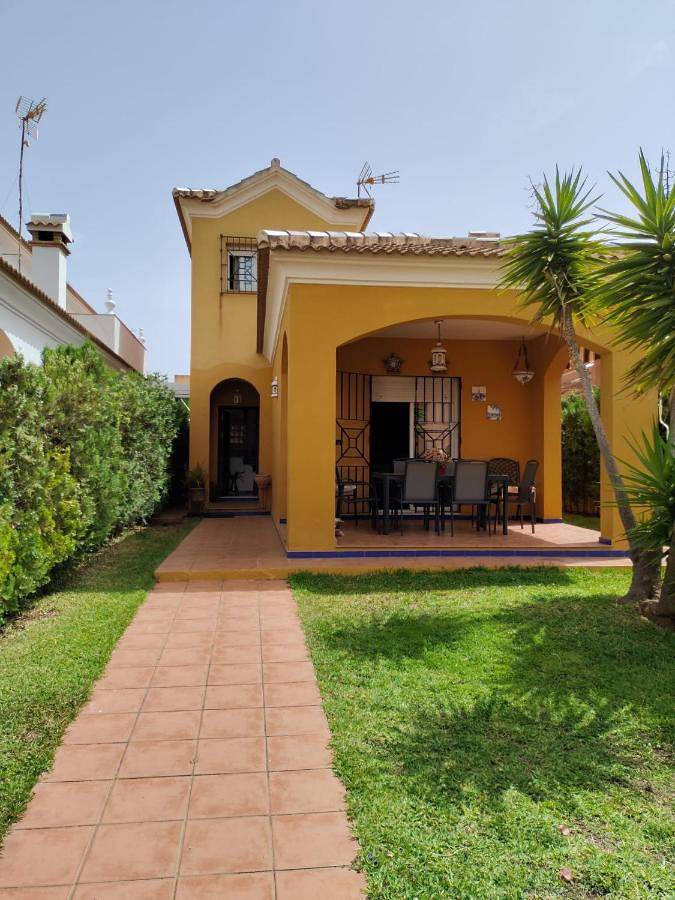 Four-Bedroom House in Matalascañas, Almonte