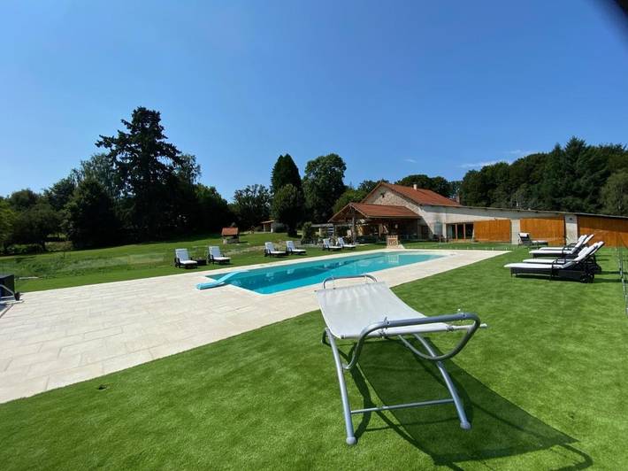 Location de vacances pour 14 personnes, avec piscine ainsi que jardin et jacuzzi, adapté aux familles à Jumilhac-le-Grand - 3