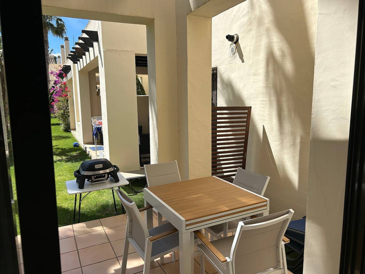 Casa Thomas Ii Esquina Adosada con Piscina Compartida, Wi-Fi y Aire Acondicionado in Roda Golf, San Javier