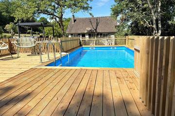 Location de vacances pour 9 personnes, avec jardin à Château-l'Évêque