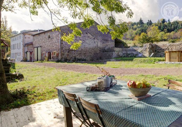 Chambre d’hôte pour 4 personnes, avec Terrasse et Jacuzzi ainsi que Jardin et Piscine