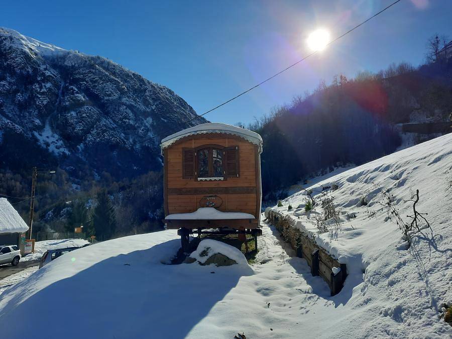 Camping Les Tilleuls - Tiny house 2 personnes - Roulotte Ancolie in Gèdre, Parc national des Pyrénées