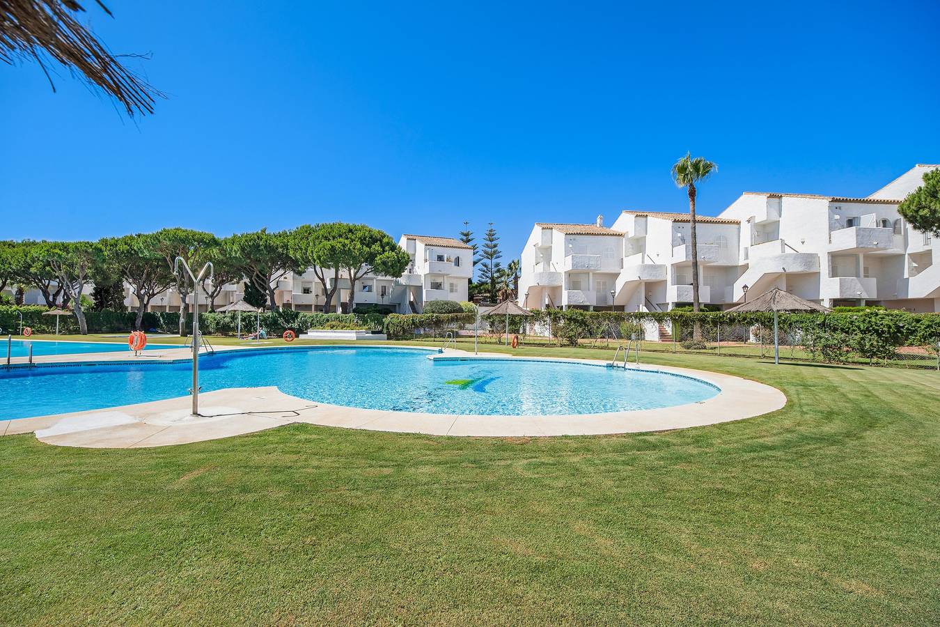 Appartement entier, Appartement Pueblo Marinero près de la plage avec piscine, Wi-Fi et terrasse in Sancti Petri, Chiclana de la Frontera