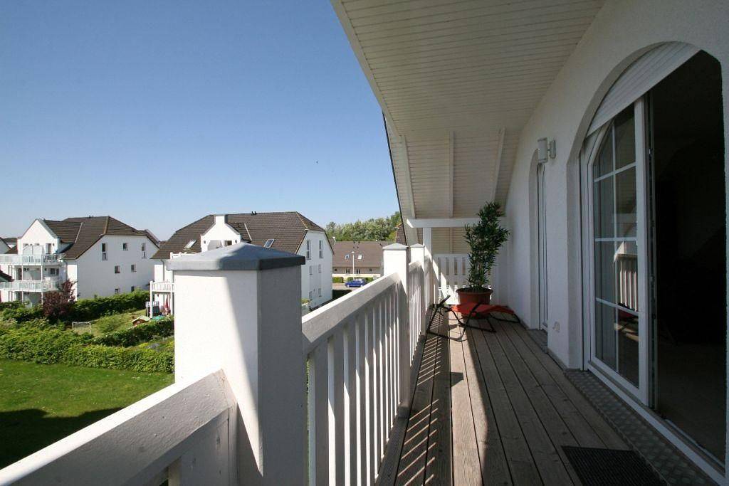 Appartement entier, Großzügige Dachgeschosswohnung mit großem Balkon, nur wenige Minuten zum Strand in Nienhagen, Rostock et ses environs