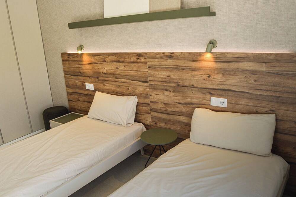 Rural house with swimming pool El Huerto del Olivo, Plasenzuela, Trujillo, Cáceres in Plasenzuela, Cáceres Region