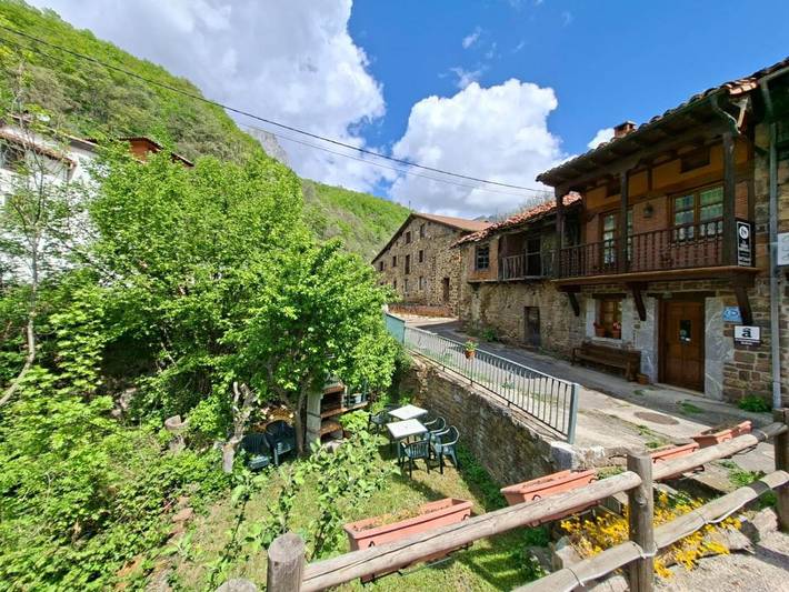 Casa rural para 4 personas, con Balcón además de Terraza y Jardín en Liébana - 2