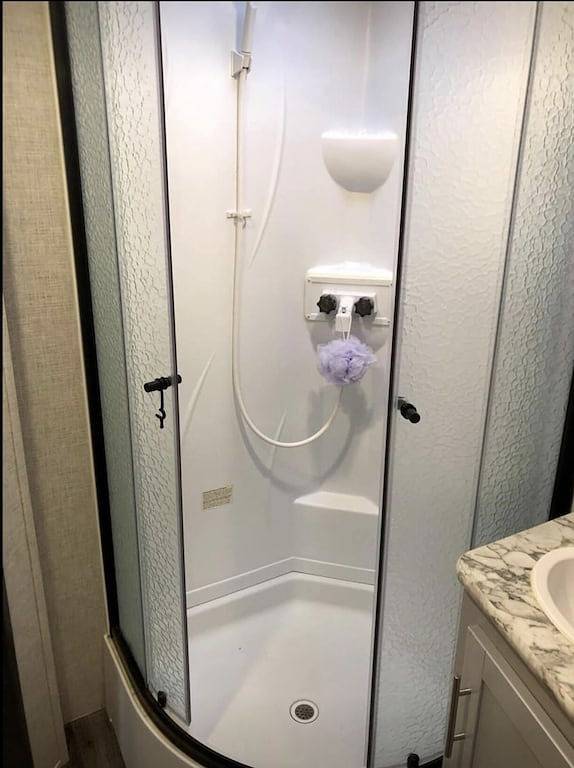 Glamorous Camping - Hot Tub - Gotl - Sunset Vacation Rentals in Geneva-on-the-Lake, Ashtabula County