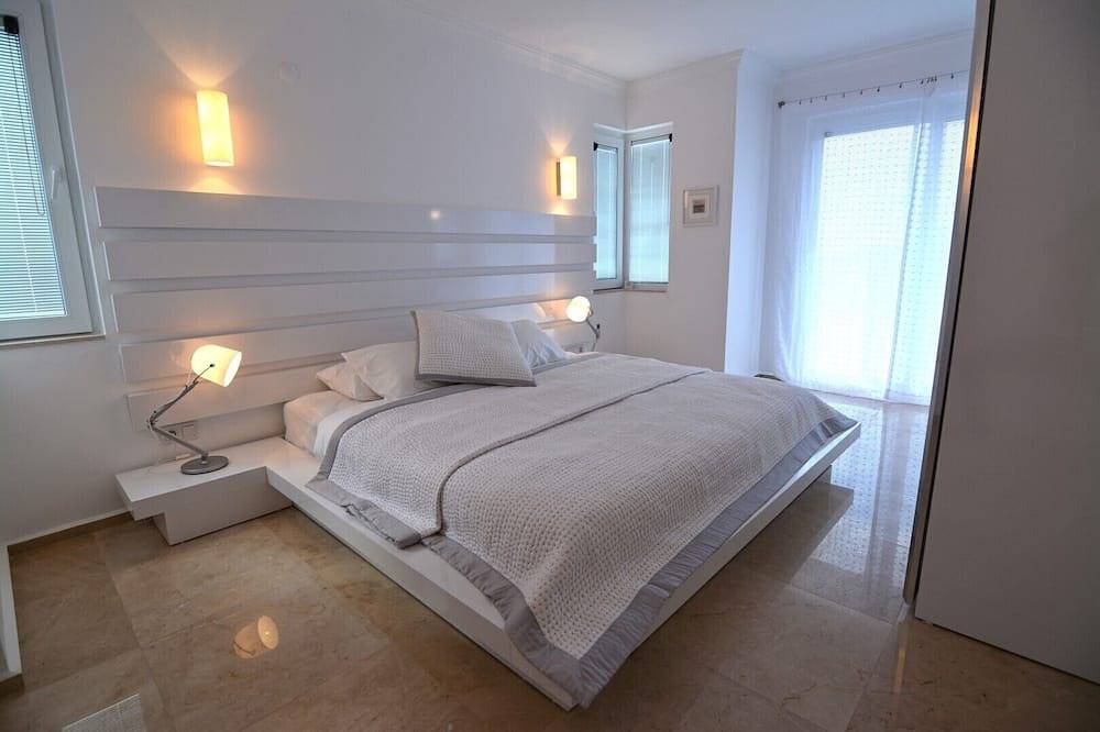 5 Schlafzimmer Luxusvilla mit privatem Pool und Garten in Ölüdeniz in Fethiye, Türkische Ägäis