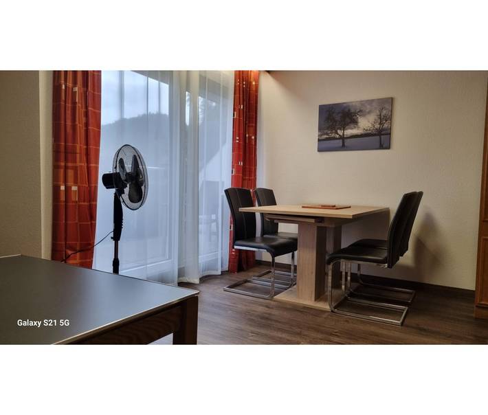 Hel lejlighed, Holiday Apartment "Haus Erika 2" with Private Terrace, Fitness Room and Sauna in Bad Teinach-Zavelstein, Nord Sortskoven