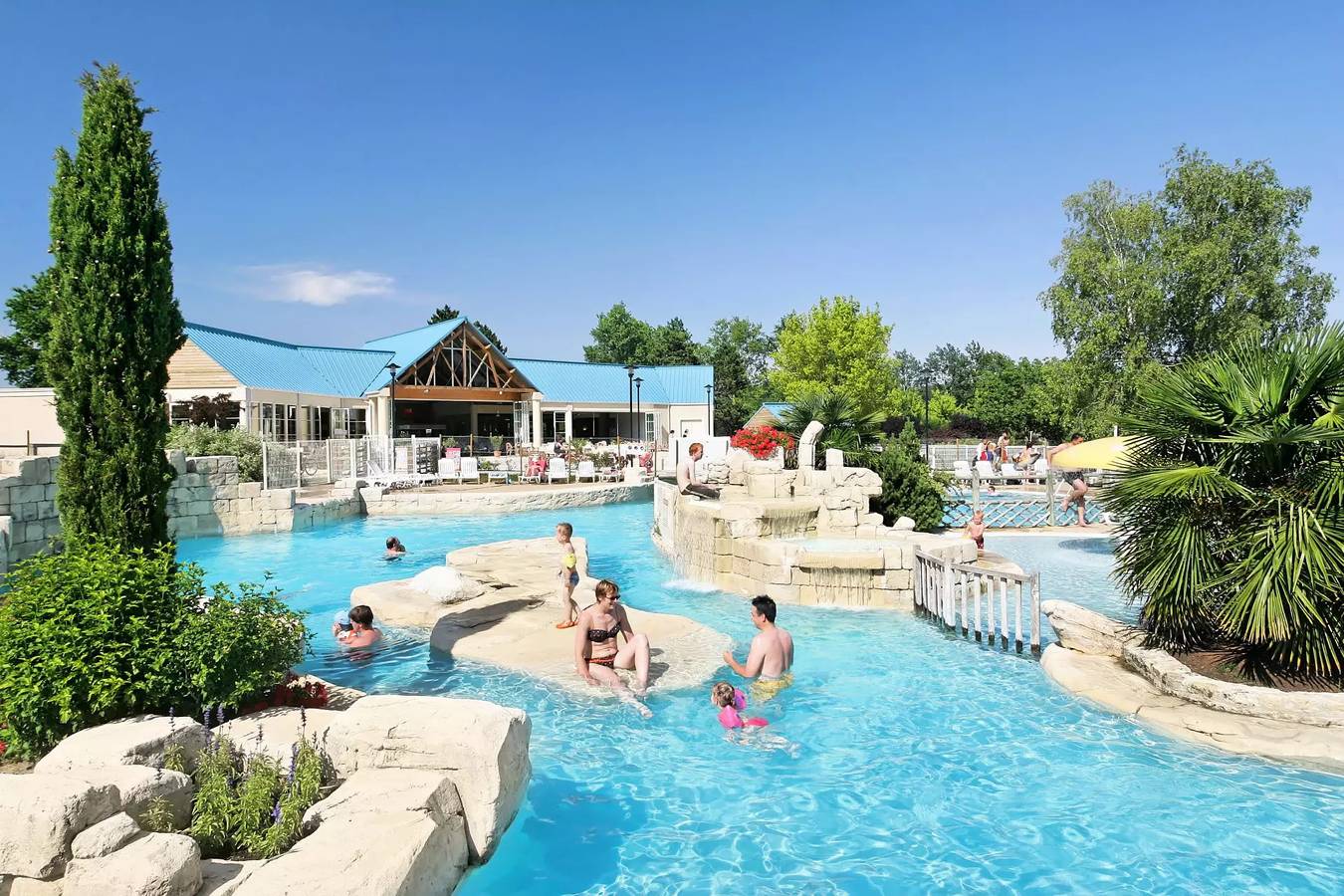 Camping pour 4 Personnes dans Sainte-Catherine-de-Fierbois, Région de Chinon