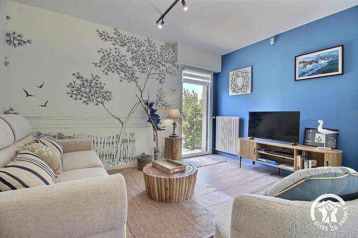 Gîte pour 2 personnes, avec jardin ainsi que terrasse et piscine, animaux acceptés à Pléhédel - 4