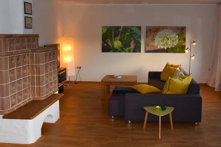 Ferienwohnung für 4 Personen, mit Balkon und Terrasse sowie Ausblick in Waxweiler