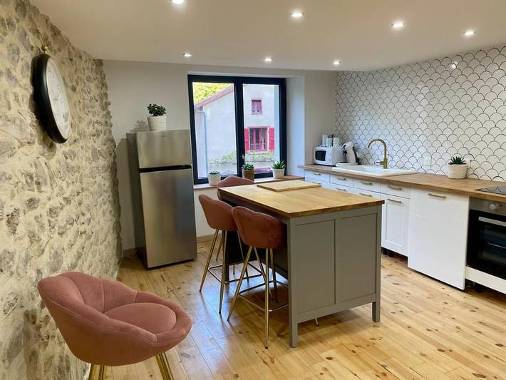 Location de vacances pour 6 personnes, avec terrasse et jacuzzi à Blesle - 2