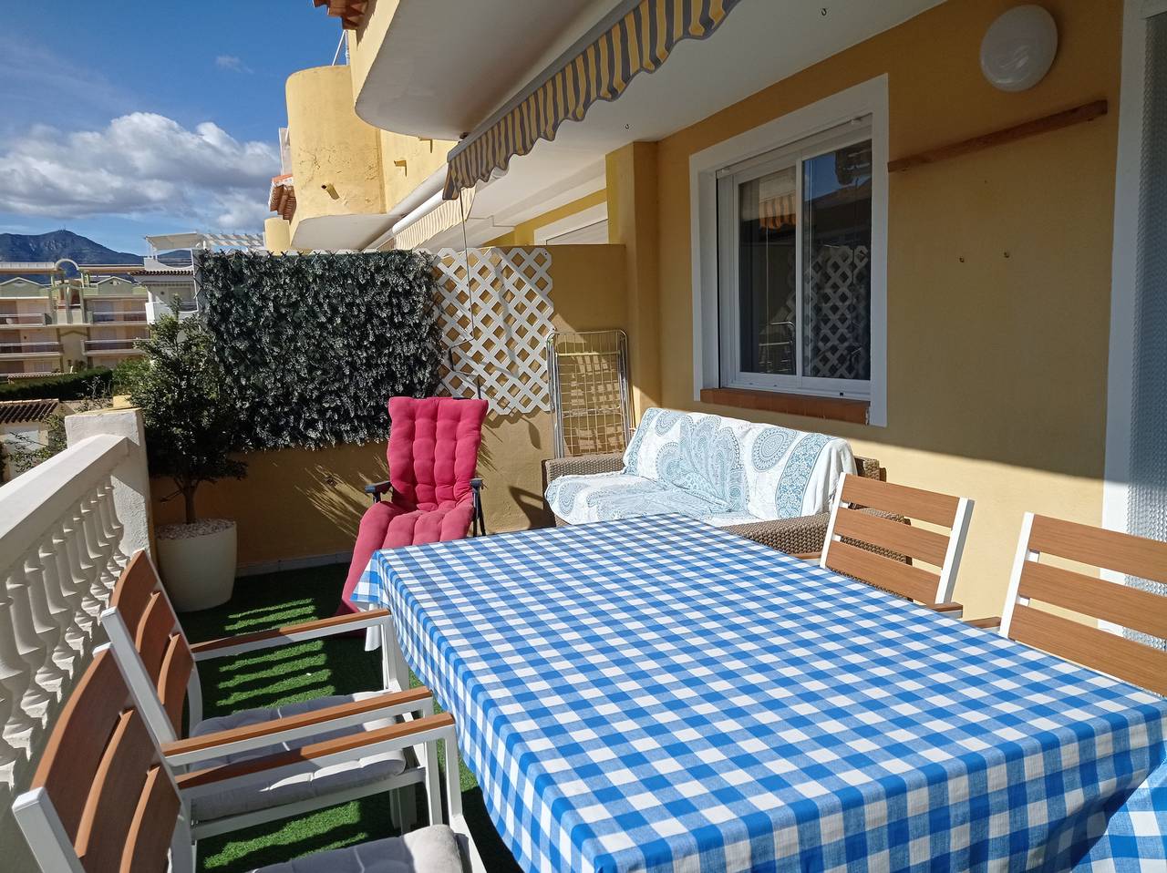 Entire apartment, Xaloc bl.A 1º Solo Familias! in Playa Xeraco, Xeraco