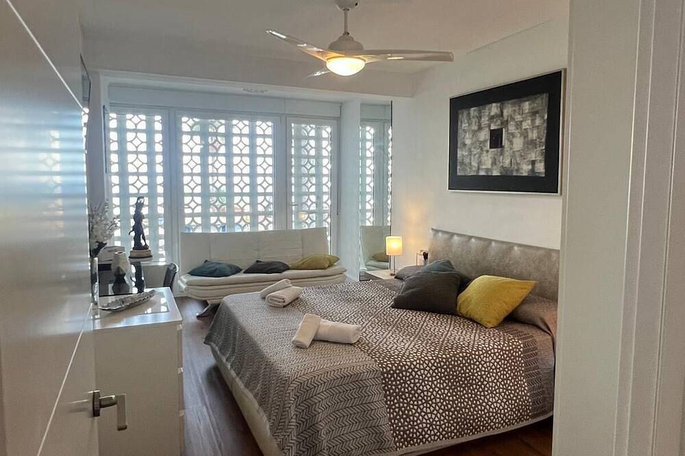 Apartamento entero, Apartamento vistas mar con terraza playa malagueta centro in Málaga Centro, Málaga