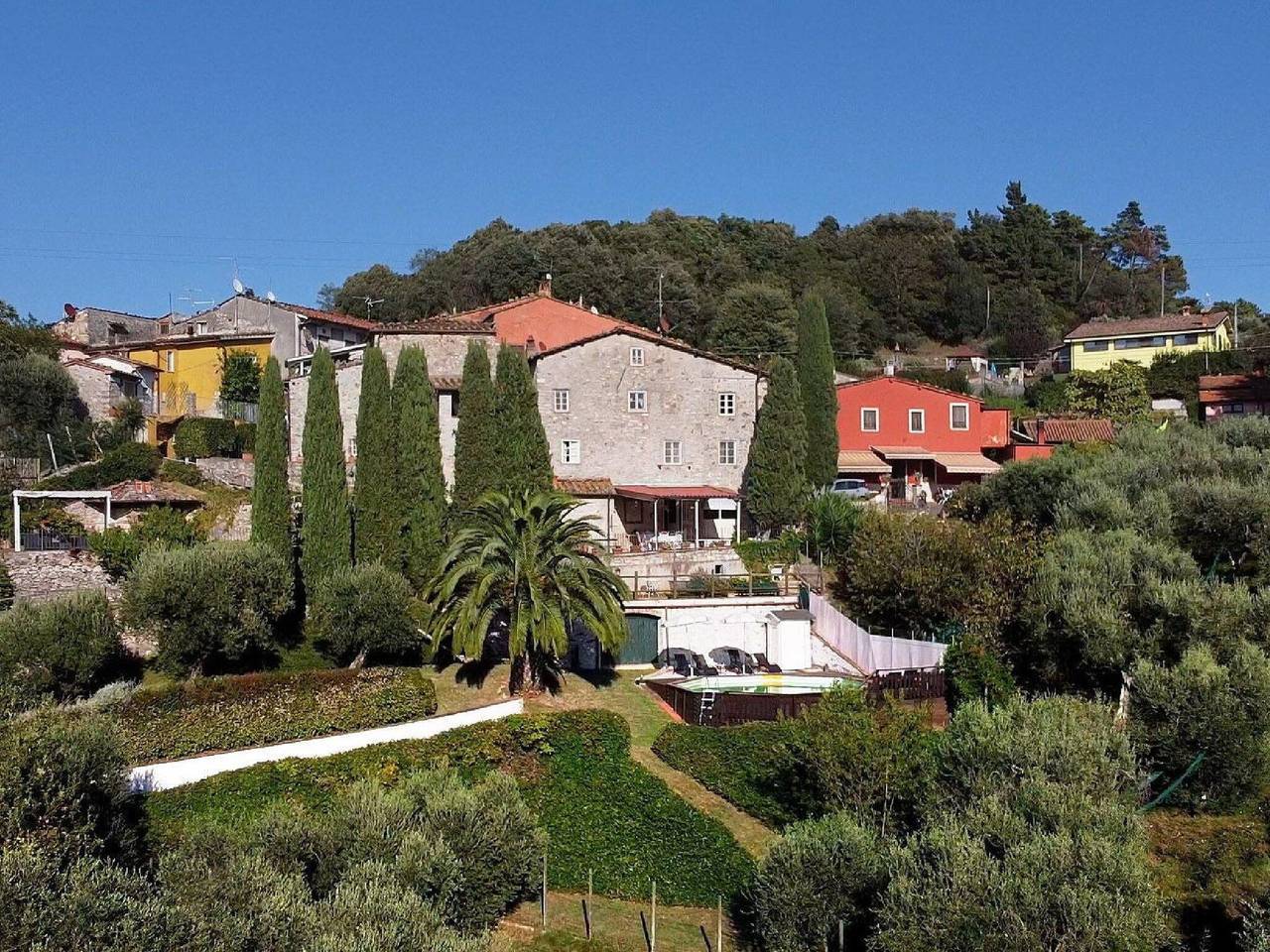 Casa in pietra a Chiatri con vista lago in Lucca, Riviera Toscana