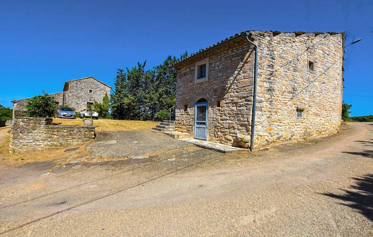 Location de vacances pour 6 personnes, avec jardin et terrasse, animaux acceptés à Orgnac-l'Aven - 3