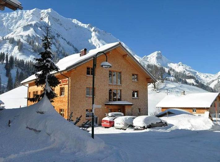 Maison d’hôte pour 4 personnes, avec vue ainsi que jardin et sauna, animaux acceptés à Schröcken
