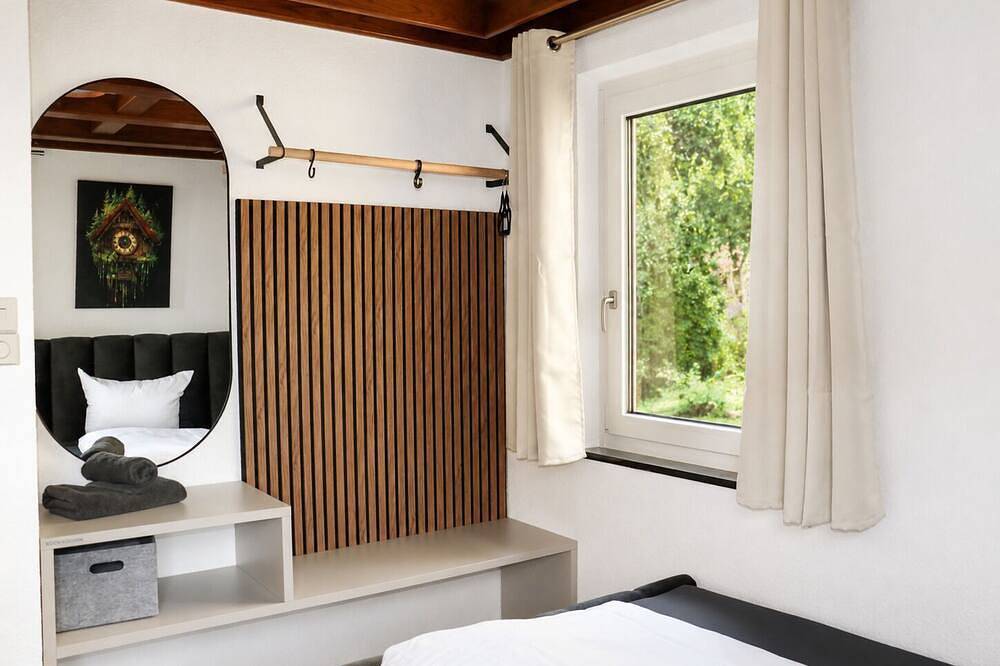 Stilvolles Schwarzwaldhaus für bis zu 12 Personen mit großem Garten & Sauna in Loßburg, Mittlerer Schwarzwald