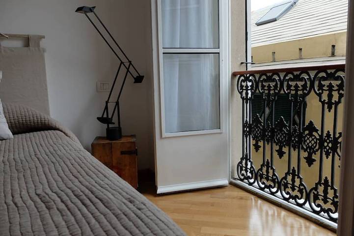 Appartamento intero, L' angolo di Luccoli in Genova (Città), Genoa