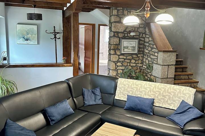 Maison Piscine intérieure privée 29° sauna. L'été 2027 piscines int+ext privées in Boqueho, Cotes-d'Armor