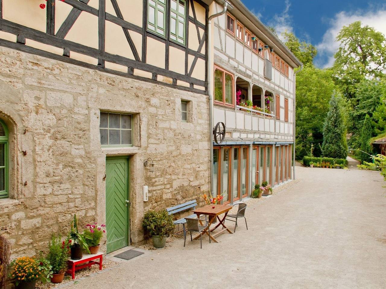 Ganze Ferienwohnung, Bürgermeisterhaus Langensalza - Ferienwohnung mit kombiniertem Wohn-/ Schlafzimmer im Bürgermeisterhaus in Bad Langensalza, Unstrut-Hainich-Kreis