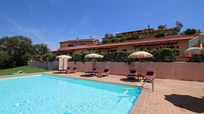 Farm for 3 people, with garden and pool - 1