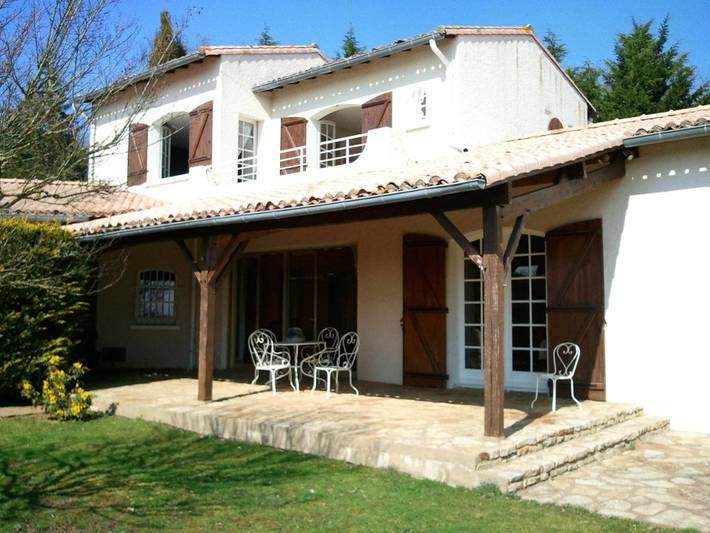 Chambre d’hôte pour 9 personnes, avec balcon ainsi que jardin et vue sur le lac à Cholet - 4