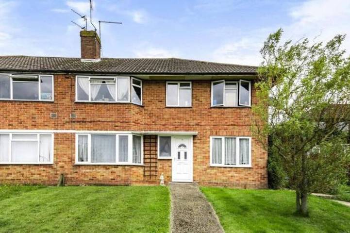 Vacation rental for 6 people, with yard and hot tub in Surrey Hills