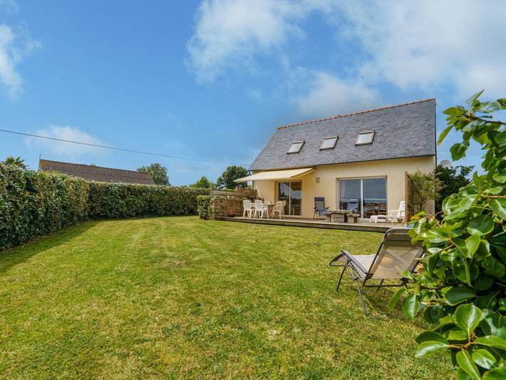 Location de vacances pour 6 personnes, avec terrasse et jardin, animaux acceptés à Primelin