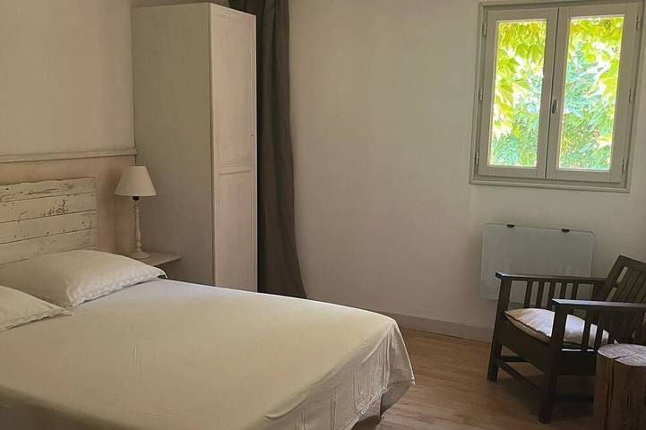 Location de vacances pour 6 personnes, avec terrasse et jardin à Cadenet - 2