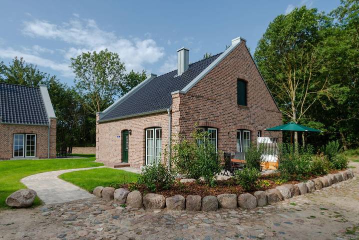 Ferienhaus für 4 Personen, mit Garten und Sauna sowie Terrasse