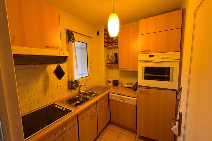 Gîte pour 4 personnes, avec jardin, adapté aux familles dans Plage D Aigue Bonne - 3