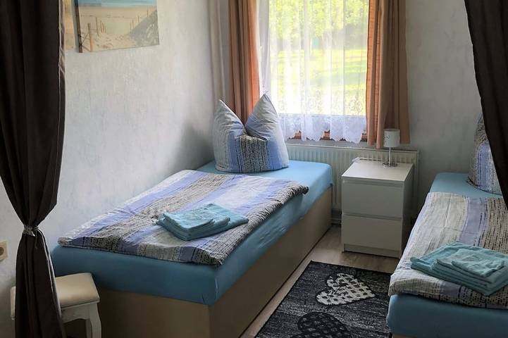 Cabaña modernizada en Wiek Rügen tranquila con pabellón cubierto in Wiek, Rügen
