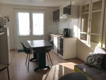 Gîte pour 2 personnes, avec jardin à Pont-de-Poitte