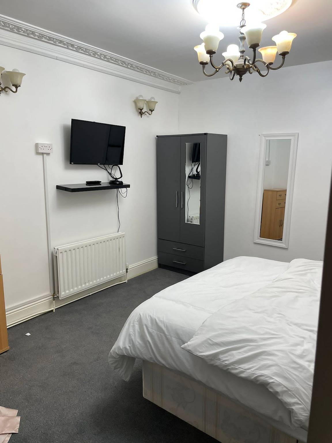 Charming 5-Bed House in Mitcham in Merton, Λονδίνο