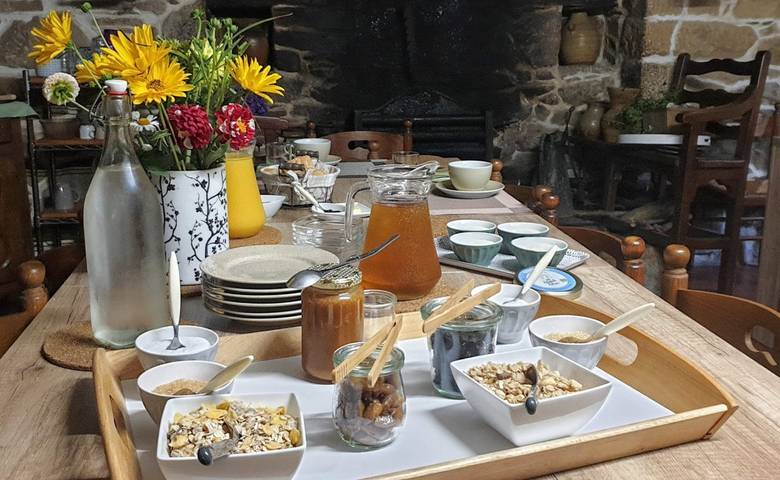 Cottage pour 3 personnes, avec jardin à Lopérec