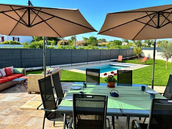Location de vacances pour 8 personnes, avec Terrasse ainsi que Jardin et Piscine à Neuville-de-Poitou - 4