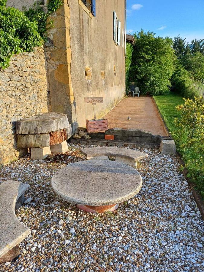 Location de vacances pour 12 personnes, avec jardin et piscine à Saint-Germain-Nuelles - 3